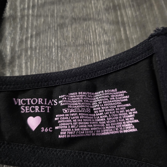 EUC Victoria's Secret Lined Demi Bra with Scalloped Trim Size 36C - Picture 5 of 5